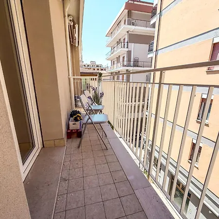 Springfield Apartment, A 2 Passi Dal Mare Rifa819 דירה